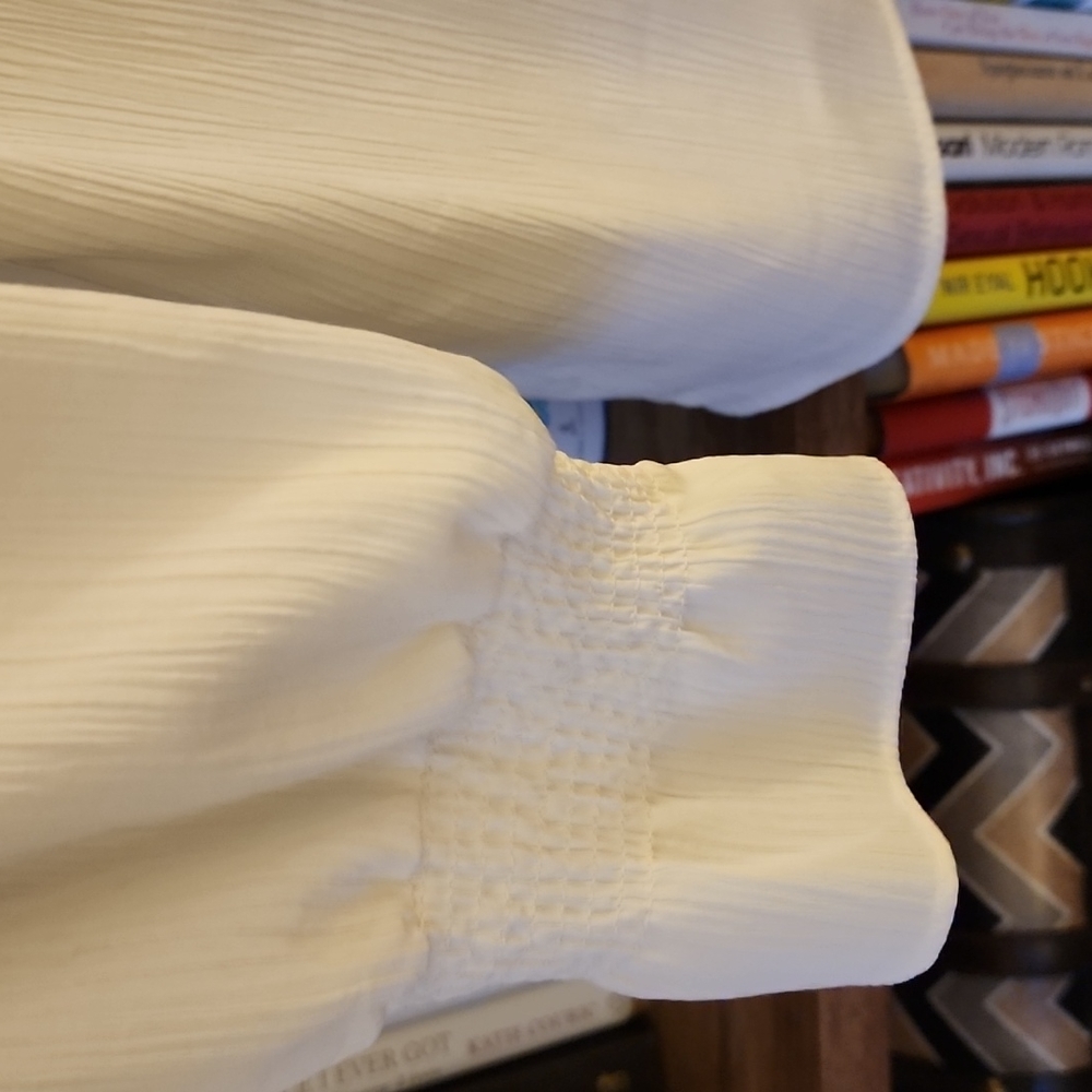 Ruffled blouse - Picture 6 of 7